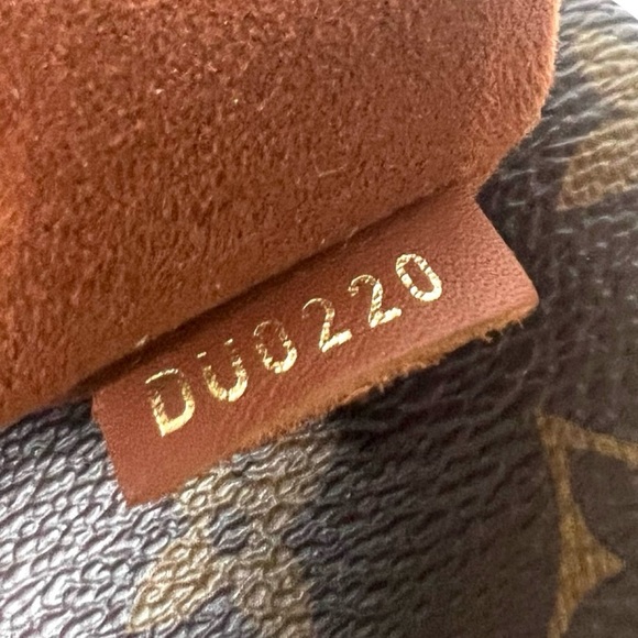 SOLD! GORGEOUS! Louis Vuitton Locky BB Two-Way Crossbody Handbag - Caramel - Picture 15 of 16